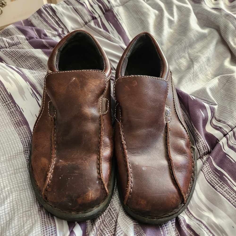 Sketchers slip ons